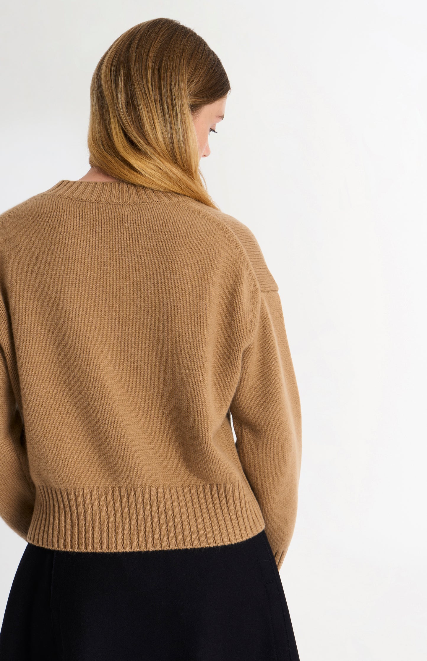 Pringle of Scotland Women's Cashmere V-neck Jumper In Grey Melange rear view