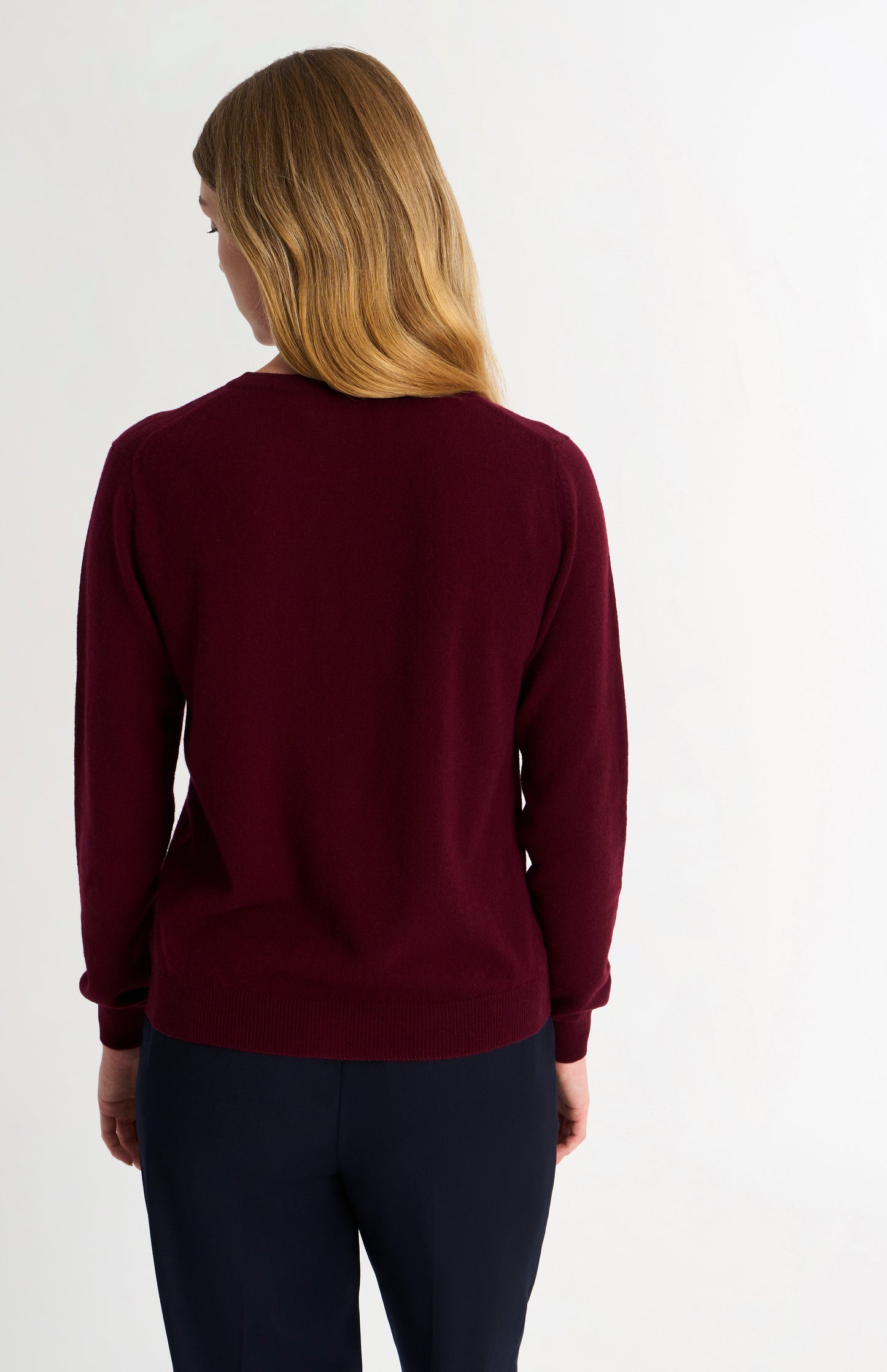 Women's Classic Crew Neck Cashmere Cardigan In Burgundy