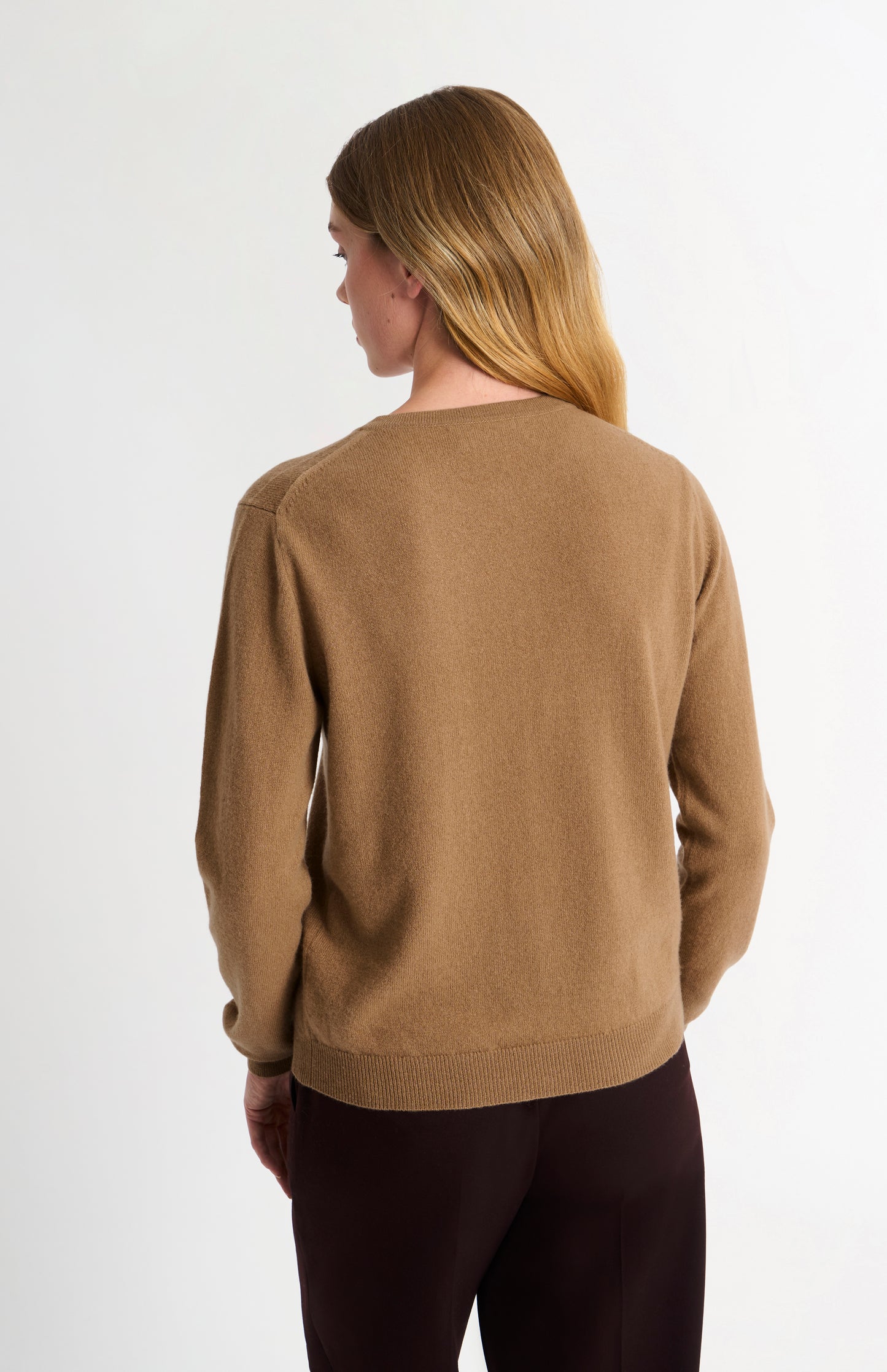 Women's Classic Crew Neck Cashmere Cardigan In Camel