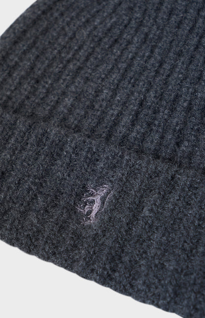 Pringle of Scotland Ribbed Chunky Cashmere Beanie In Charcoal showing embroidery detail