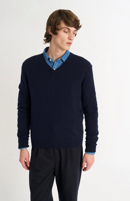 Pringle of Scotland Men’s Cashmere V-Neck Jumper In Navy Blue on model