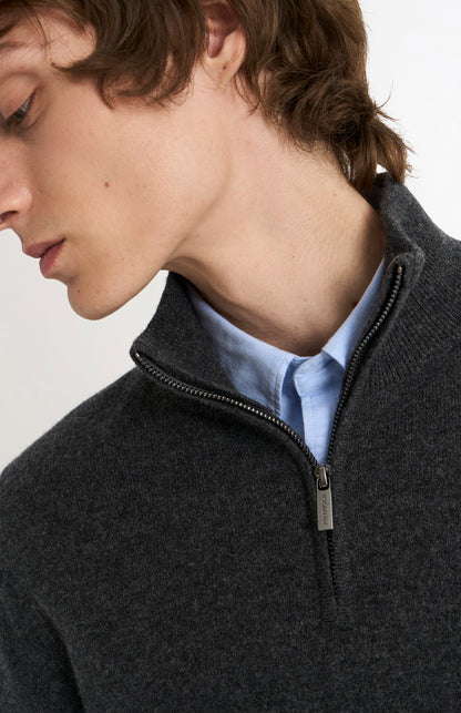 Pringle of Scotland Men’s Cashmere Qtr Zip Jumper In Charcoal Melange showing zip detail