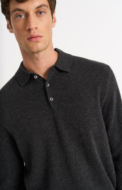 Pringle of Scotland Men’s Cashmere Polo Shirt Jumper In Charcoal showing collar detail