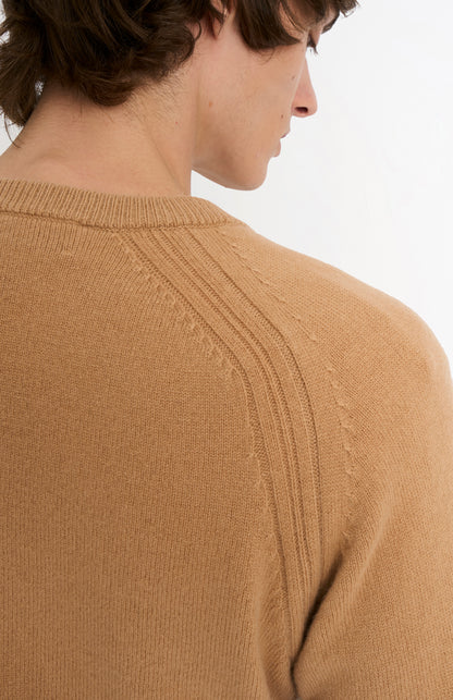Pringle of Scotland Men’s Lambswool V Neck Jumper In Camel showing back neck detail
