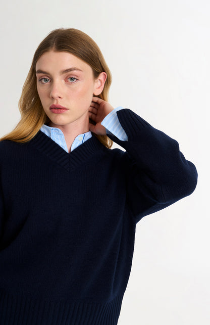 Women's V-neck Chunky Cashmere Jumper In Navy Blue