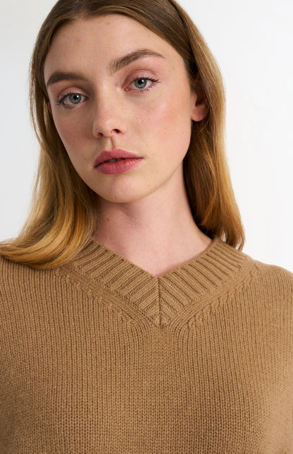 Pringle of Scotland Women's Cashmere V-neck Jumper  In Grey Melange neck detail