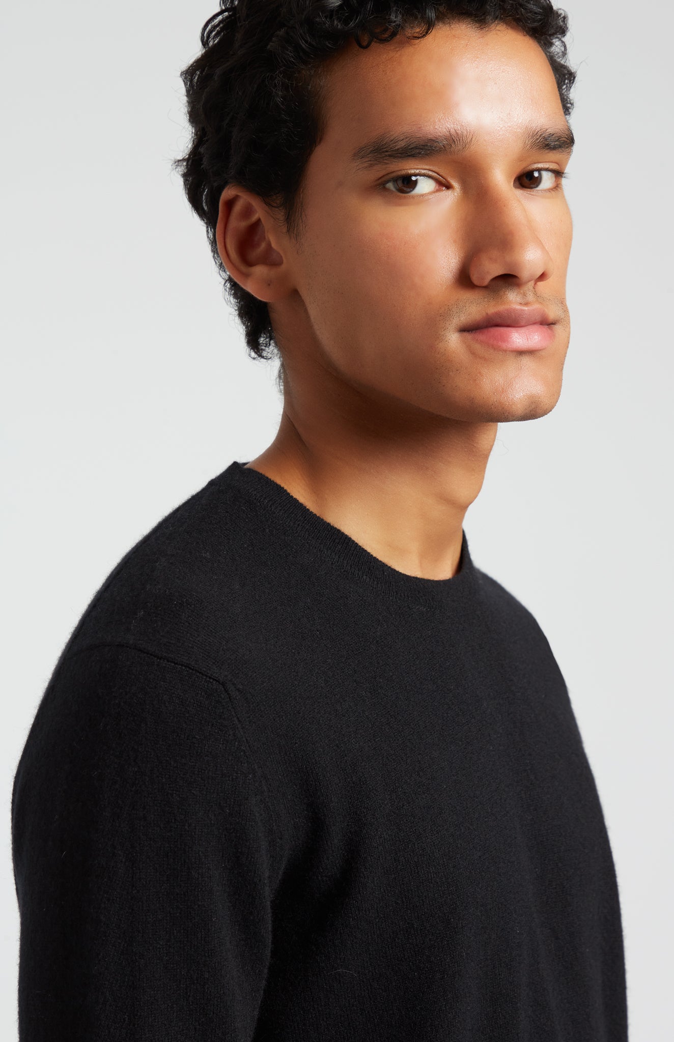 Men's Scottish Cashmere Round Neck Jumper In Black neck detail - Pringle of Scotland